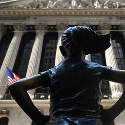 Die Fearless Girl-Skulptur von Kristen Visbal steht vor der New York Stock Exchange (NYSE). 